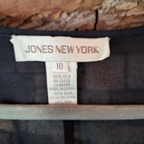 Silk Cropped Blouse - Picture 4 of 7